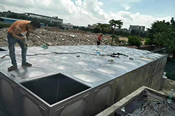 生活儲水水箱施工現場