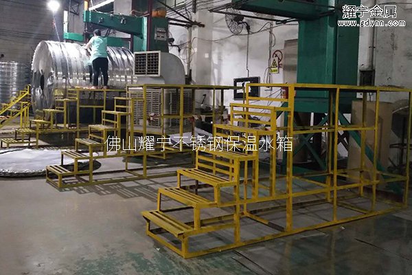 不鏽鋼圓形水箱製作過程