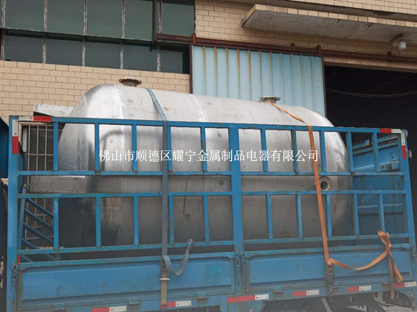 廣西賀州不鏽鋼承壓水箱，太陽能工程水箱