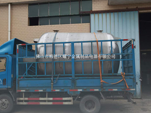 廣西賀州不鏽鋼承壓水箱，太陽能工程水箱