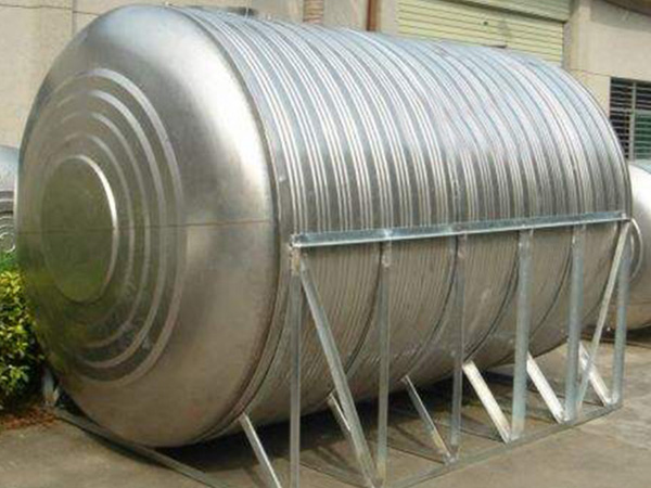 臥式不鏽鋼加熱水箱價格多少