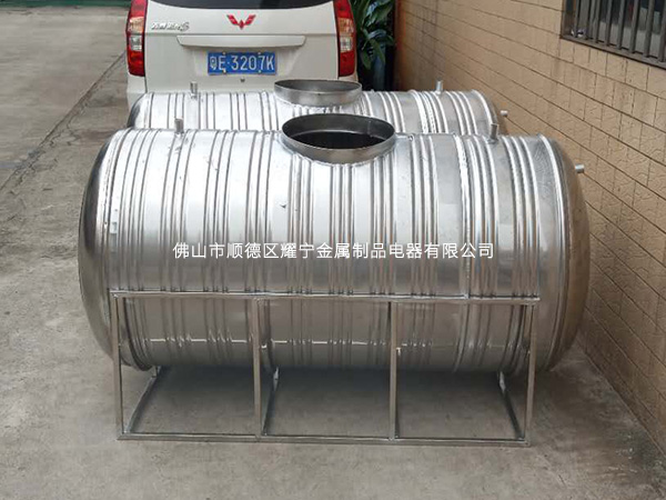 雲南西雙版納臥式不鏽鋼水箱