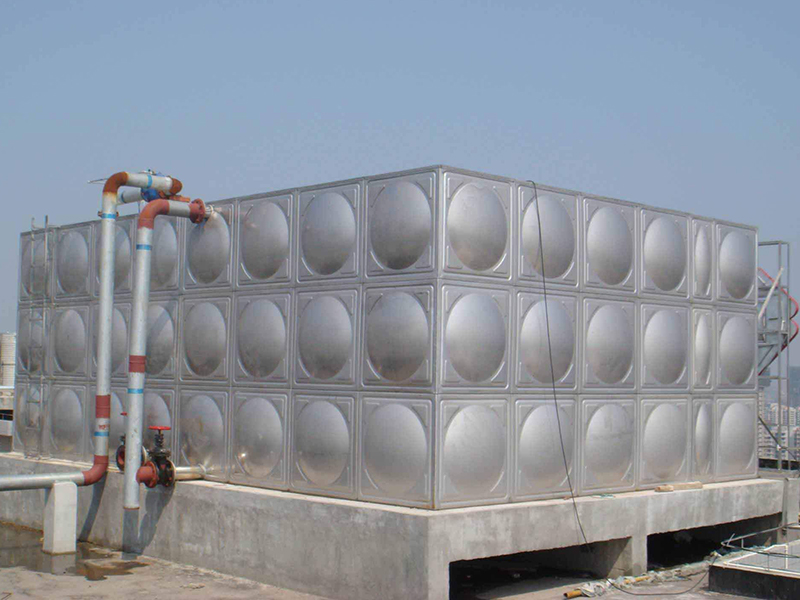 消(xiao)防(fang)水(shui)箱(xiang)設(she)置(zhi)的(de)最(zui)新(xin)規(gui)範(fan)要(yao)求(qiu)及(ji)不(bu)鏽(xiu)鋼(gang)板(ban)安(an)裝(zhuang)規(gui)範(fan)