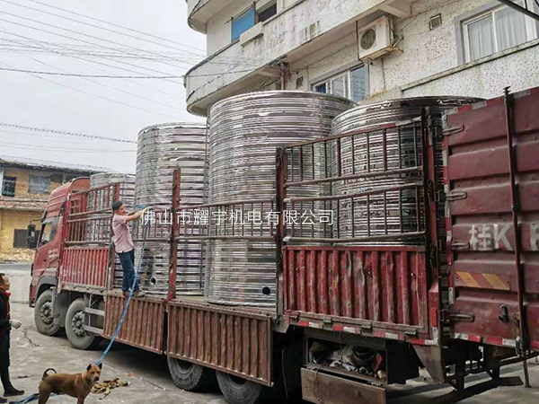 佛山北滘80噸空氣能熱水工程保溫水箱